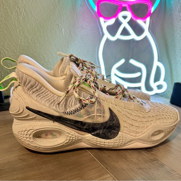 Nike Mens Cosmic Sneakers- like new - Picture 6 of 11